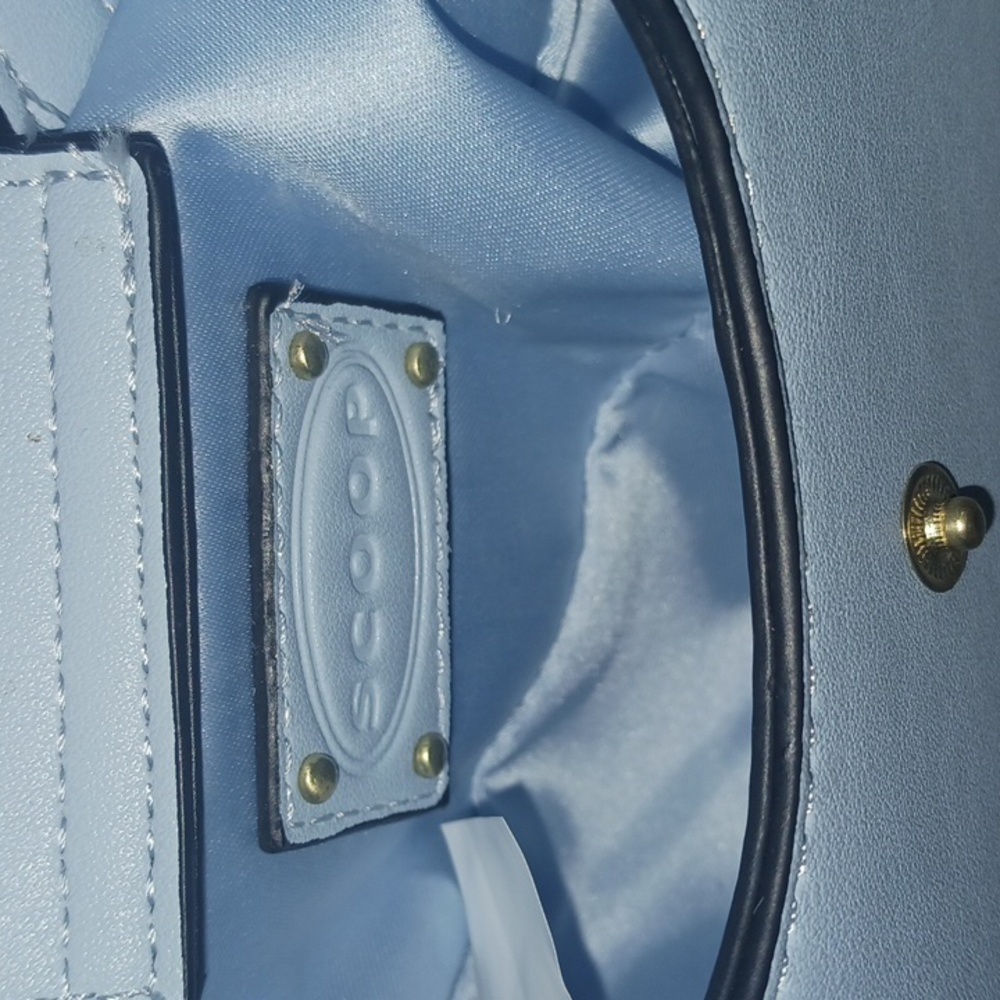 Scoop Mini Crossbody 🩵✨️ - Picture 4 of 7
